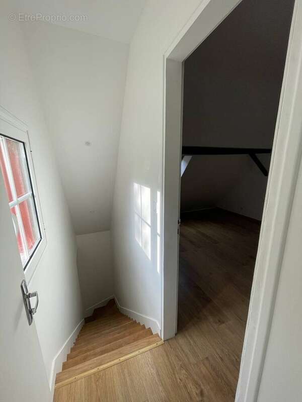 Palier - Maison à MEZY-SUR-SEINE