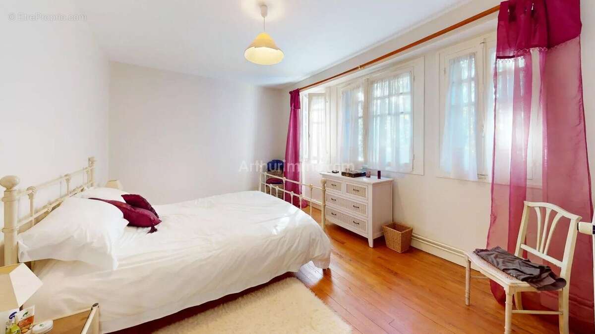 Maison à POUEYFERRE