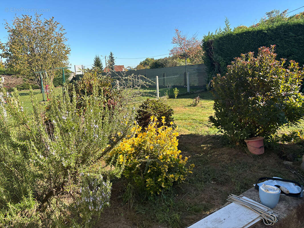 Maison à CONDAT-SUR-VIENNE