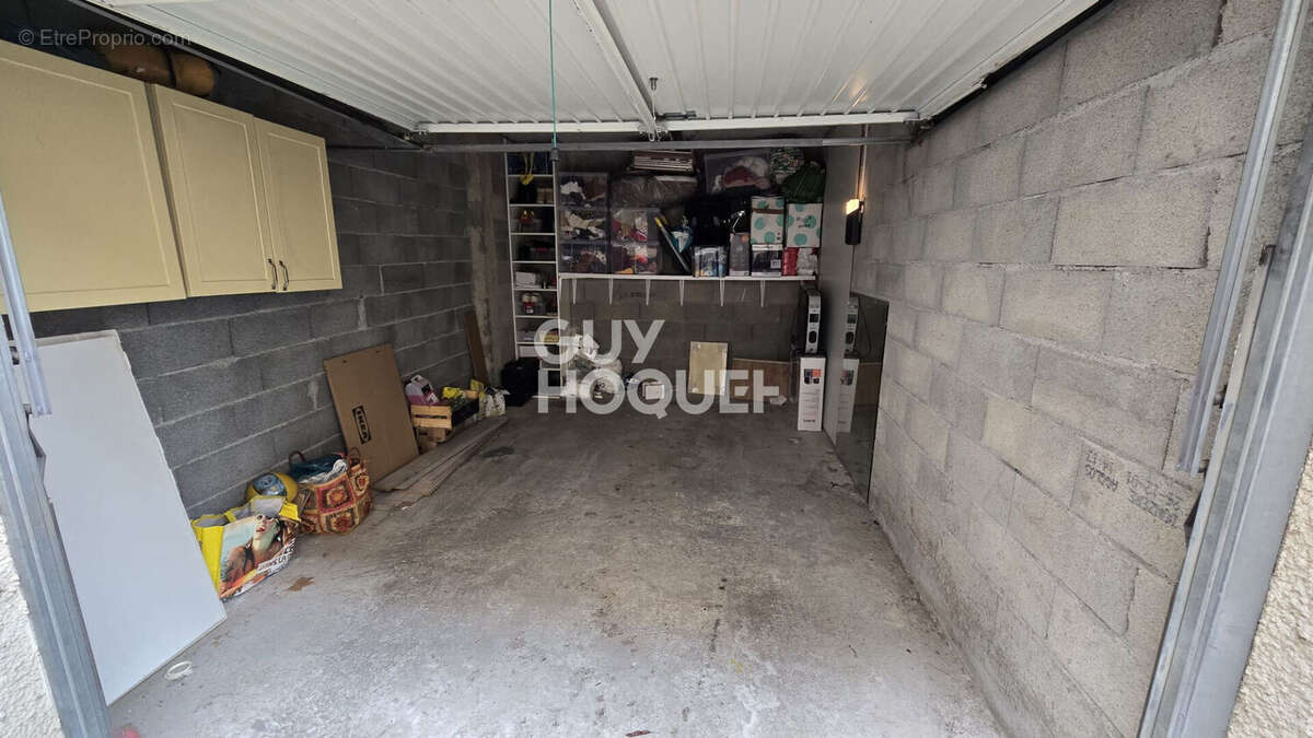 Appartement à COURNONTERRAL