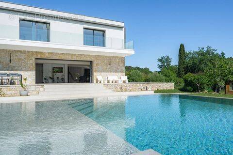 Maison à VALBONNE