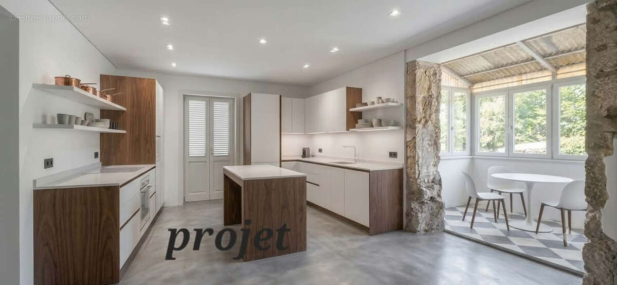 Maison de 150 m2 à rénover avec terrain - photo 2