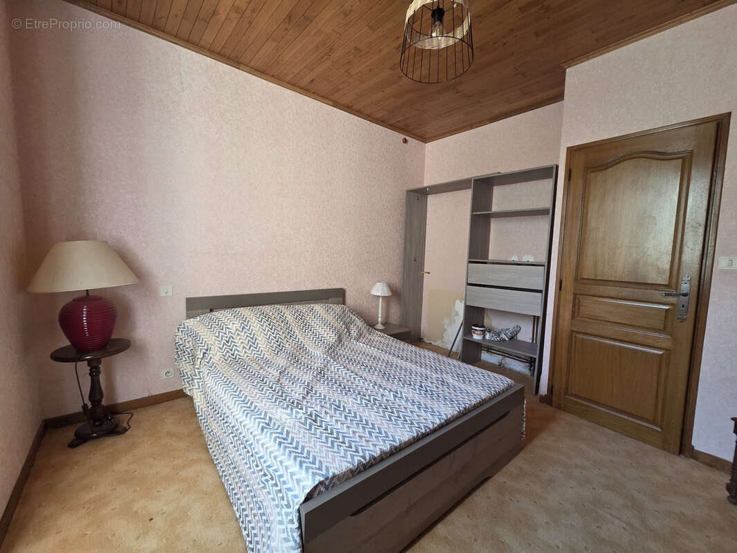 Ensemble immobilier dans le bourg du village - photo 13