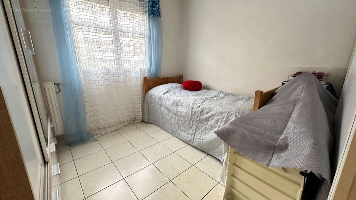 F4 avec terrassse (78 m² Carrez) à NEUILLY SUR MARNE - photo 15