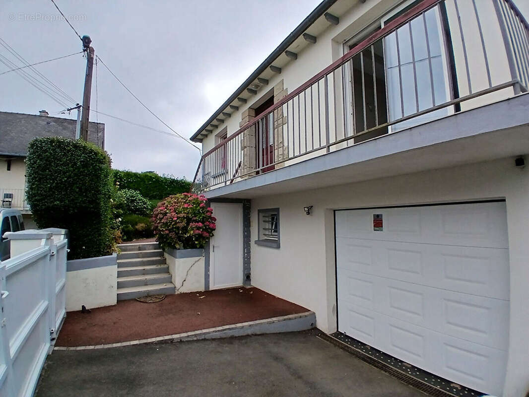 Maison SAINT BERTHEVIN 8 pièce(s) 124 m2 - photo 5