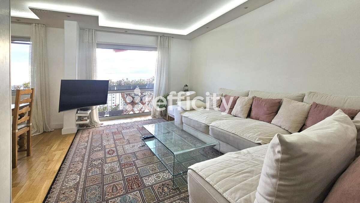 Appartement à FRESNES