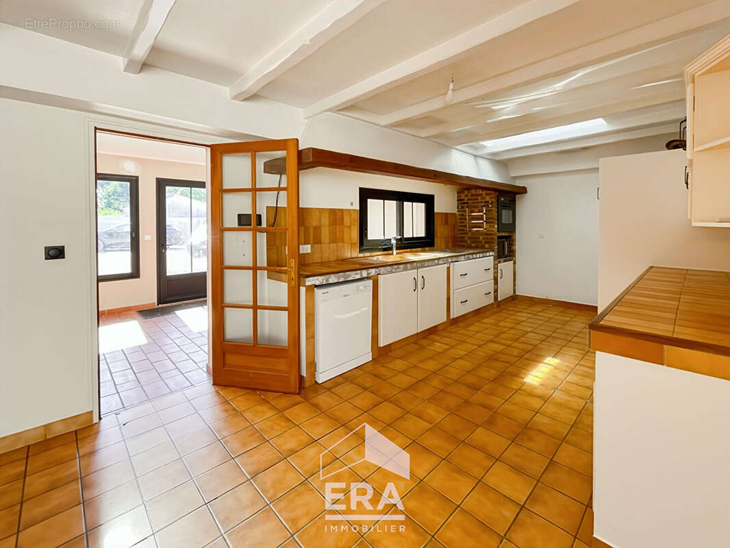 LE TAILLAN MEDOC - 33320 - Proche Blanquefort - Maison de plain-pied 120 m² avec jardin 450m² sans vis-à-vis - photo 4