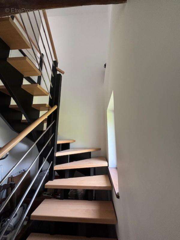 NOUVEAUTÉ – Maison de caractère rénovée de 183 m² avec fort potentiel - photo 7
