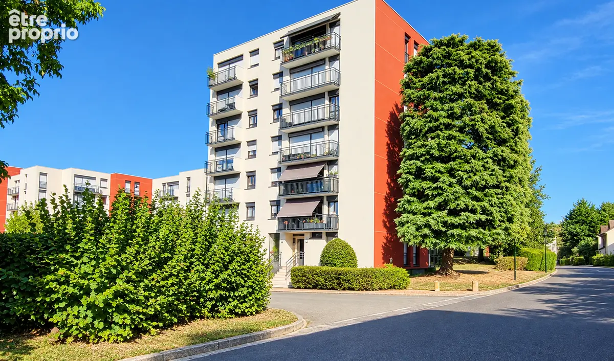 Appartement à LES CLAYES-SOUS-BOIS
