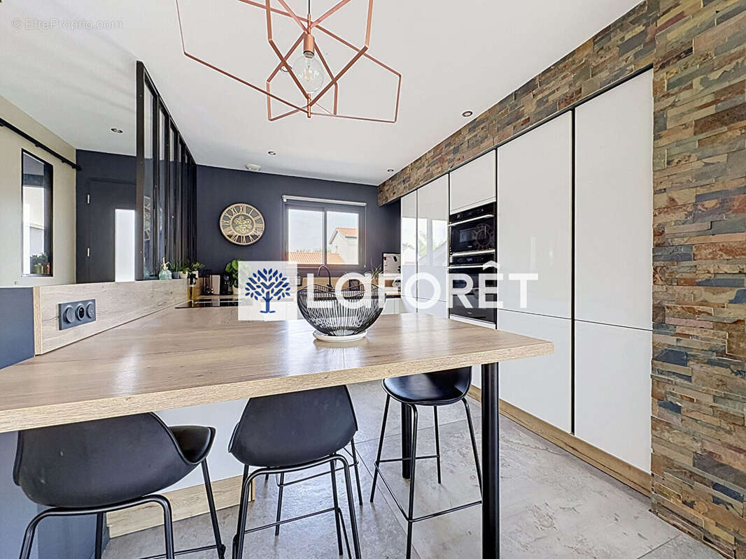 Villa Mas Rillier 5 pièces 145.30 m² avec jardin, piscine et garage - photo 6