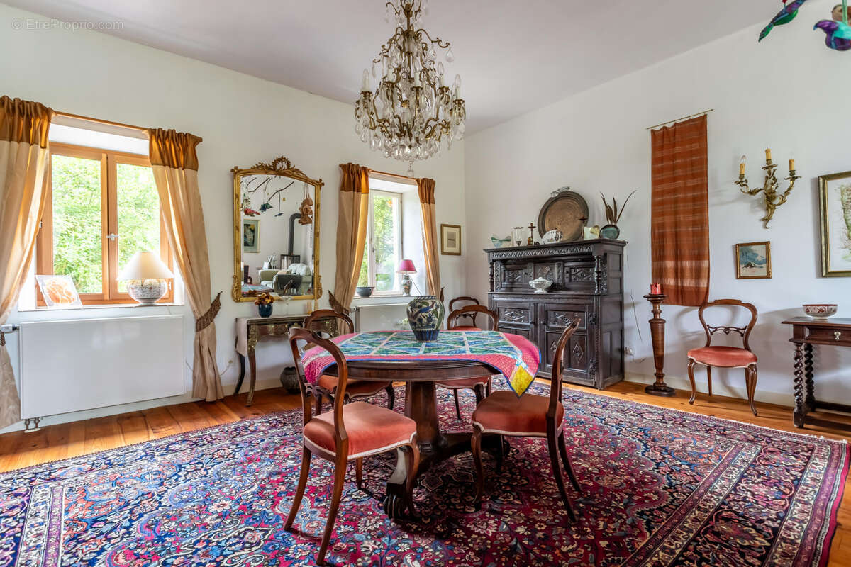 Maison à CHARLAS