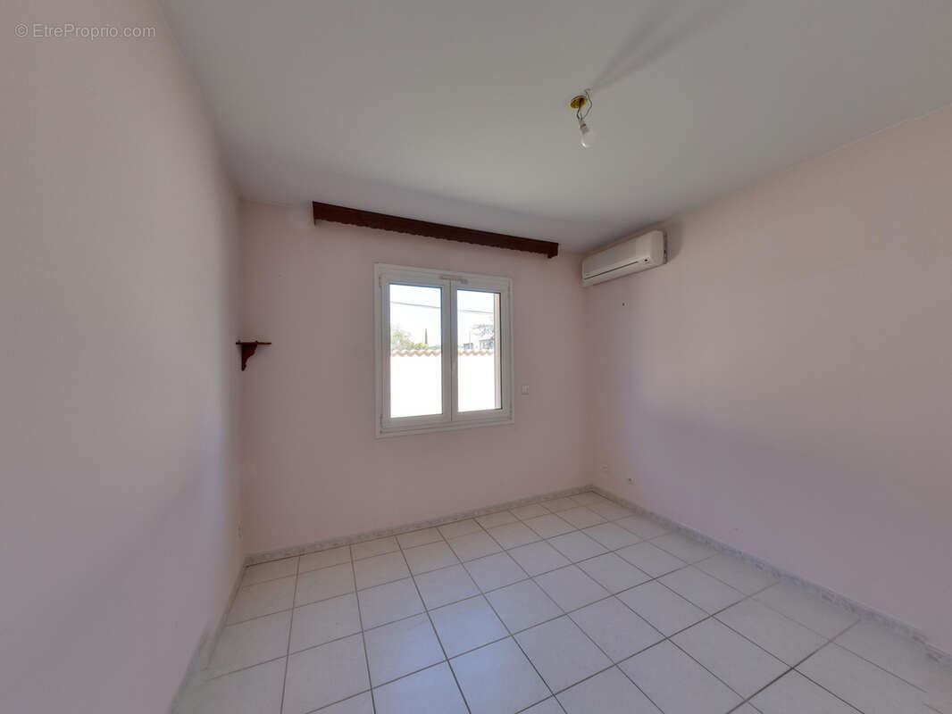 Maison à MONTELIMAR