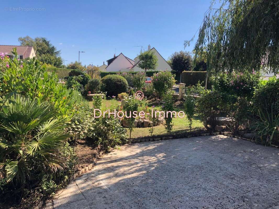 Maison à SAINT-PIERRE-DES-FLEURS