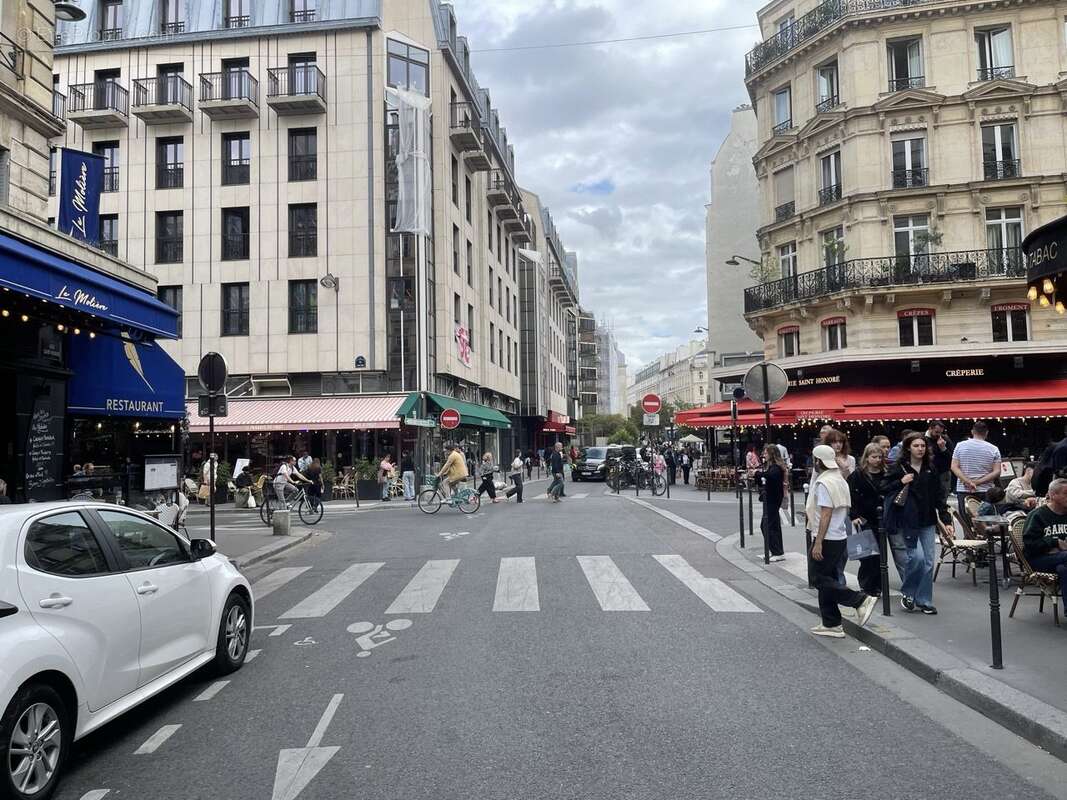 Autre à PARIS-1E