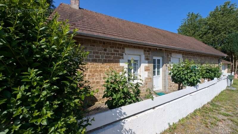 Maison à RANES