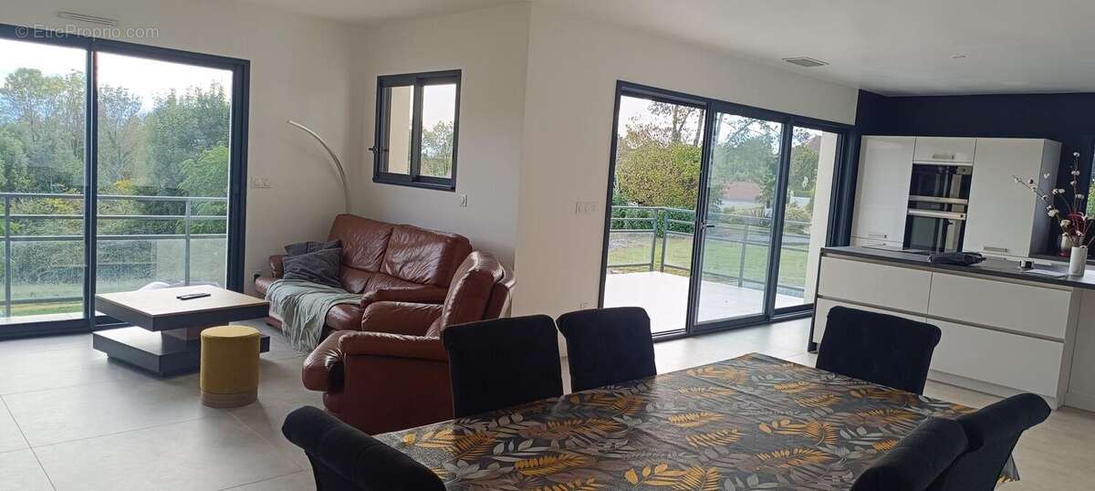 Photo 2 - Maison à SAUVAGNON