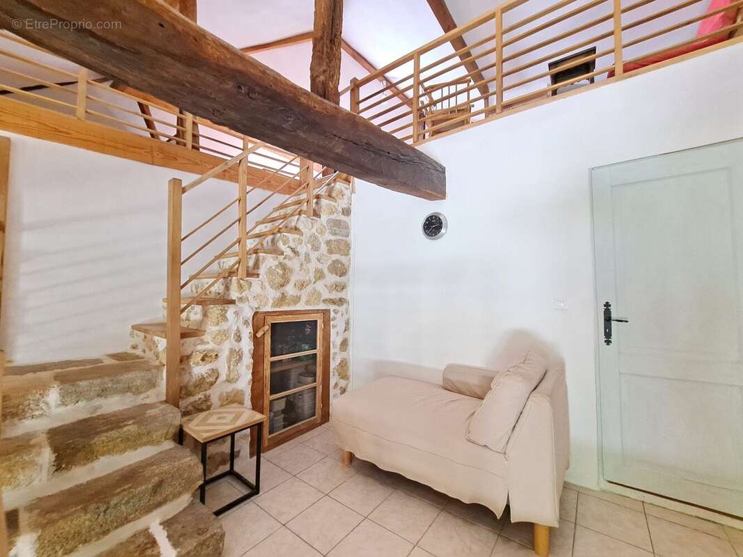 Maison à VIC-FEZENSAC