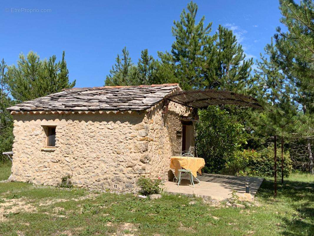En Provence, Propriété d'Exception composée de diverses maisons en pierre pour plus de 1000 m² de bâti sur 6.3 HA - photo 13