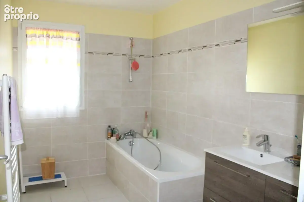Langogne Maison  5 pièce(s) 172 m2 avec vue dégagée - photo 16