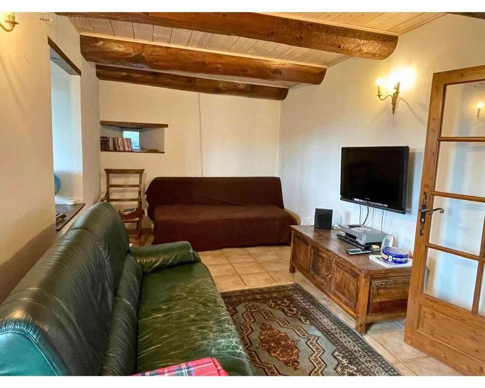 Maison 300 m² à Chastreix  - photo 5