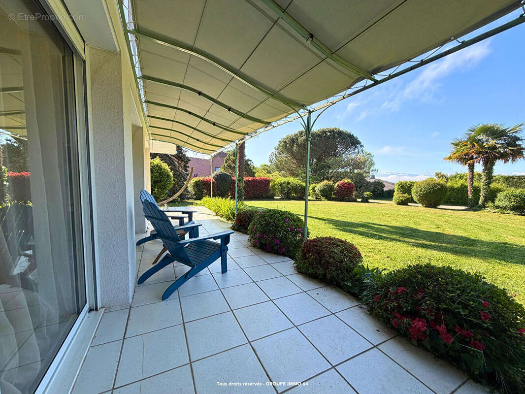 EXCLUSIVITE : Superbe villa familiale sur 2 000 m² plats avec vue sur les montagnes - photo 5
