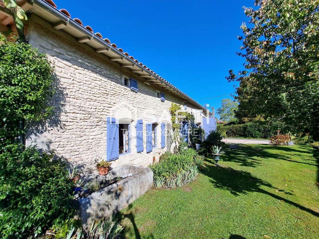 Photo 3 - Maison à TUGERAS-SAINT-MAURICE