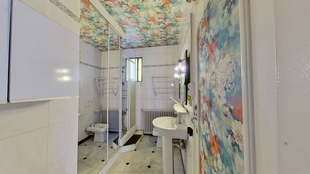 Appartement à LYON-8E