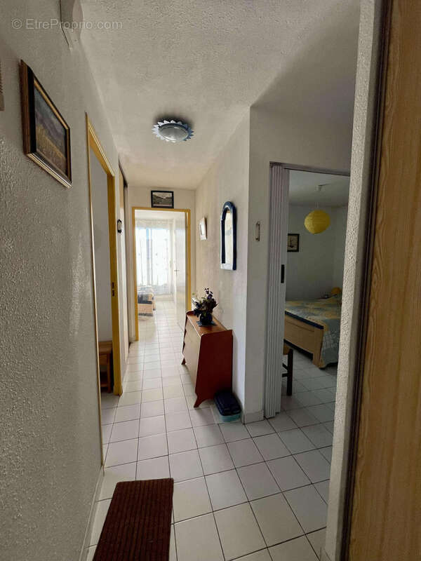 Appartement T3 de 49m2 au 3ème et dernier étage avec box fermé - GRAU DU ROI - photo 5