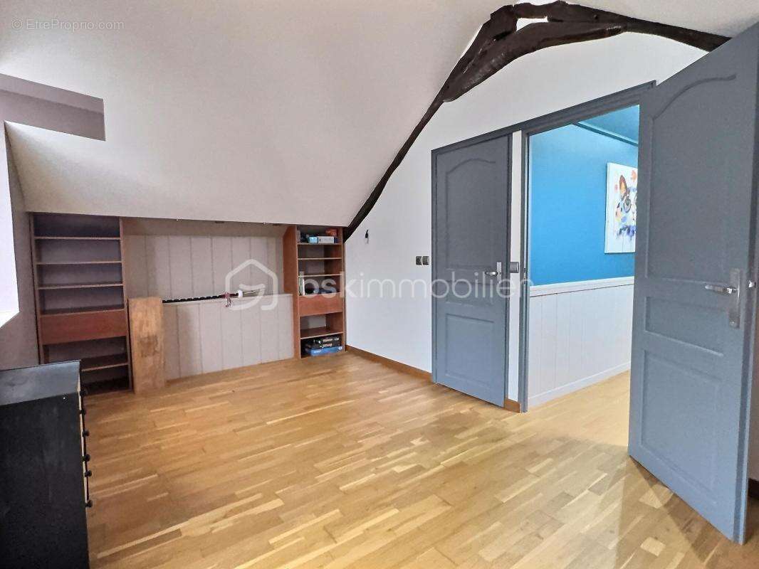 Appartement à JUZIERS