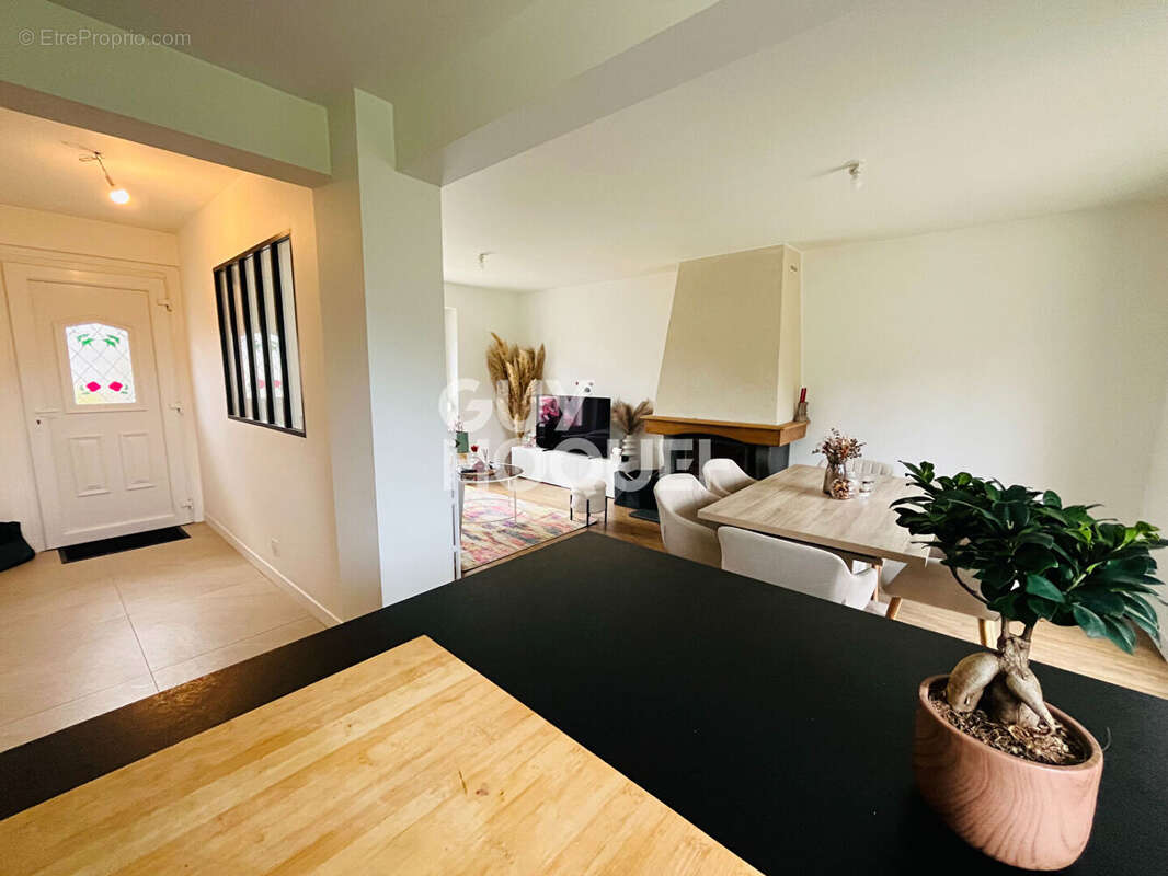 Maison à LE VIVIER-SUR-MER