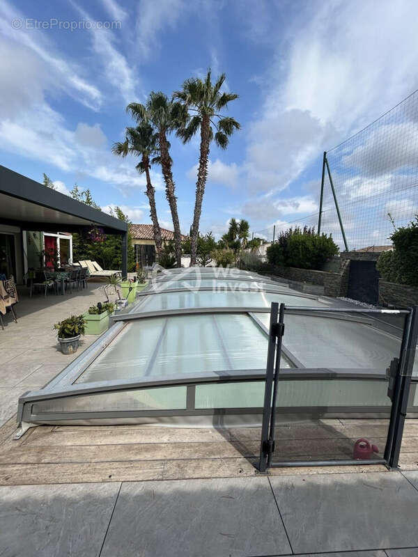 Maison 250 m² à Montblanc  - photo 2