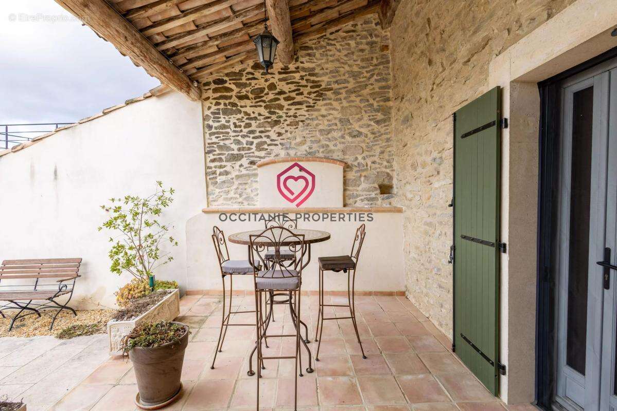 Maison en pierres rénovée avec terrasse - photo 16