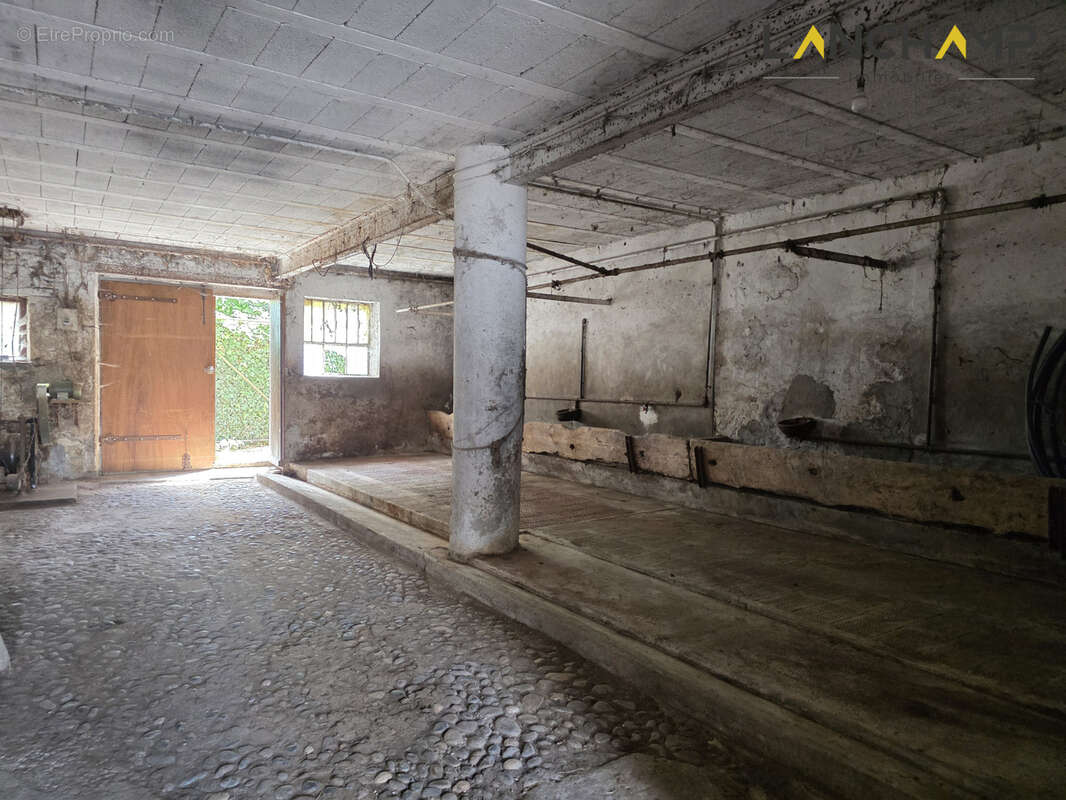 Maison de 134 m2 avec grange de 230 m2   Un potentiel exceptionnel - photo 11