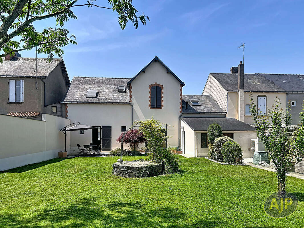 Maison à SAINT-MACAIRE-EN-MAUGES