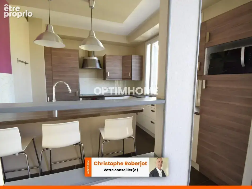La campagne à la ville ! Jolie maison de 118m2 habitables avec garage et cour dans le quartier prisé de Chalon sur Saône et à 35 - photo 4