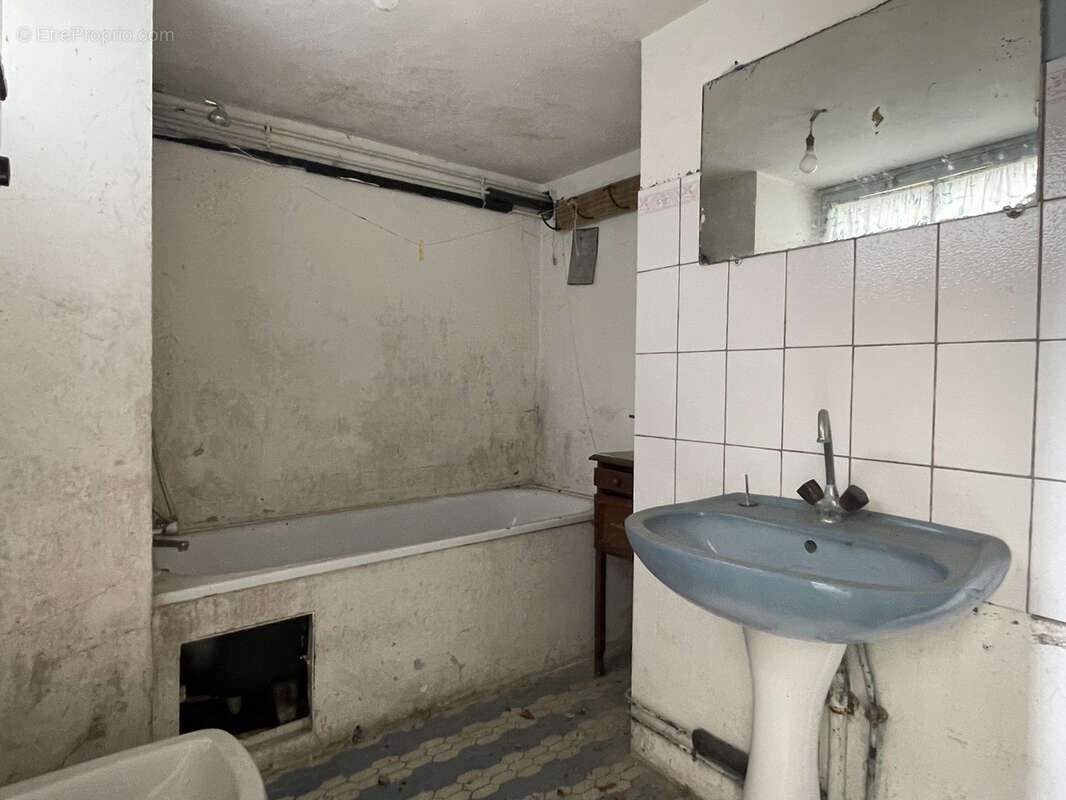 Maison a renover dans le quartier de marissel - photo 10