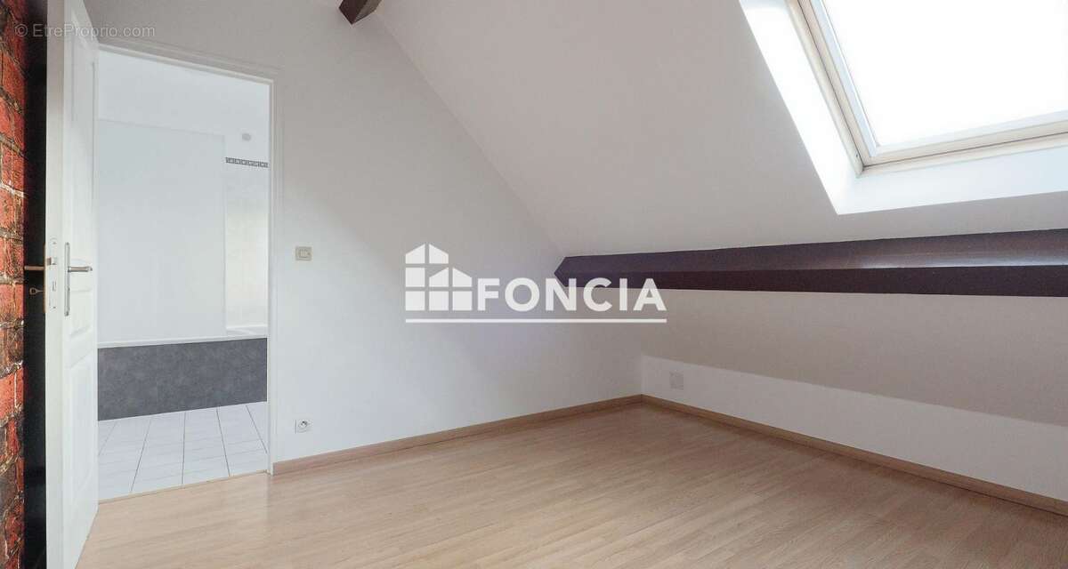 Appartement à VERT-SAINT-DENIS