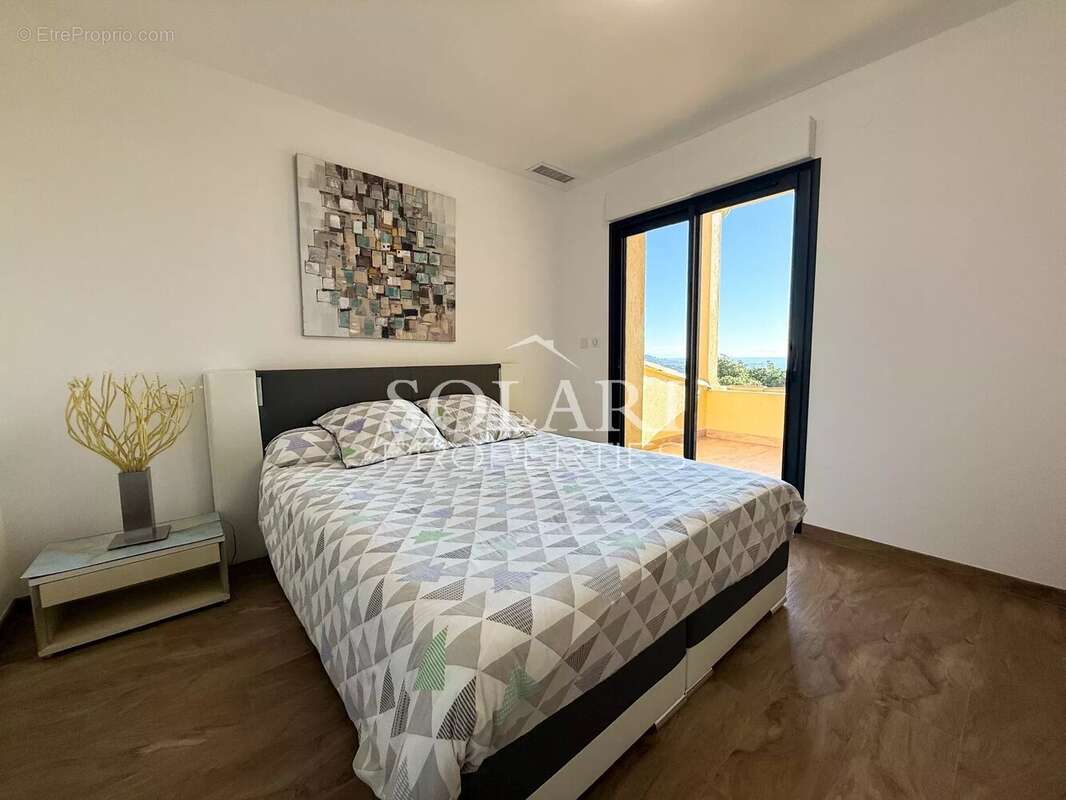 Maison à MANDELIEU-LA-NAPOULE