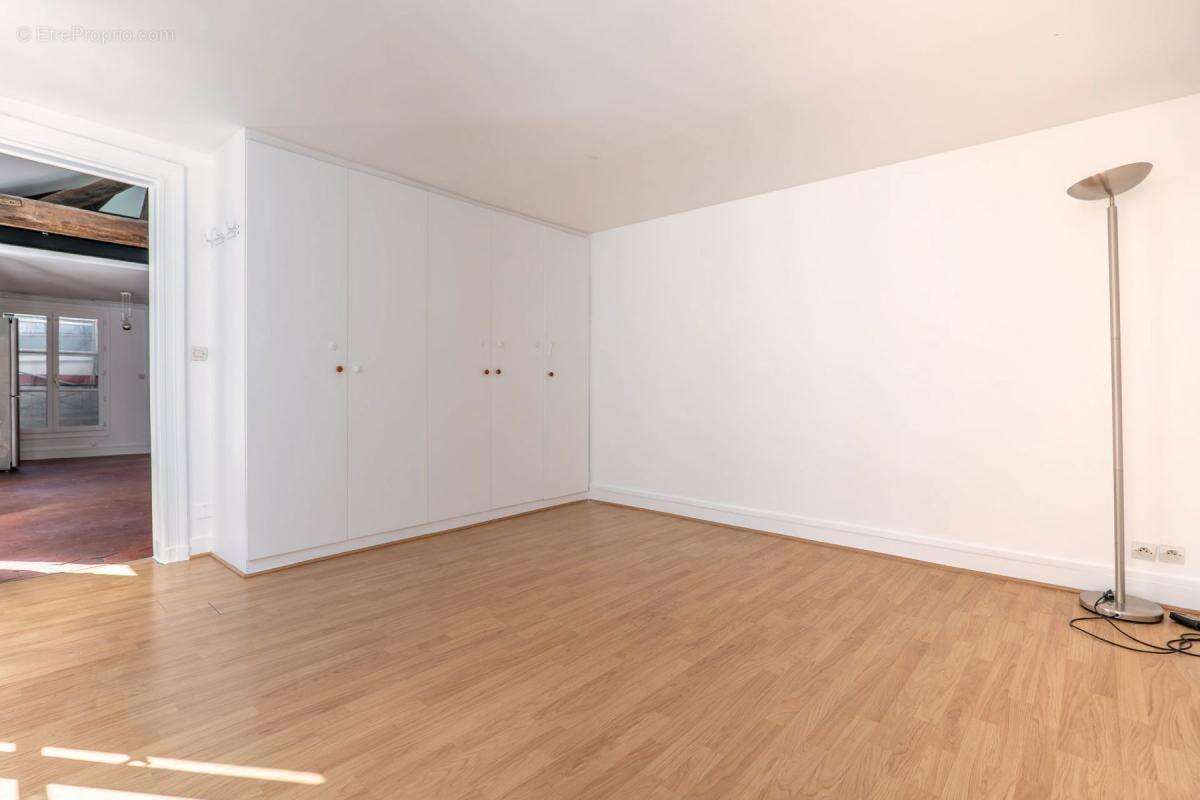 Appartement à PARIS-2E