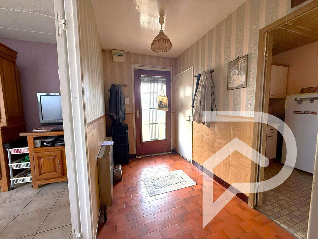 Maison à SAINT-AUBIN-SOUS-ERQUERY