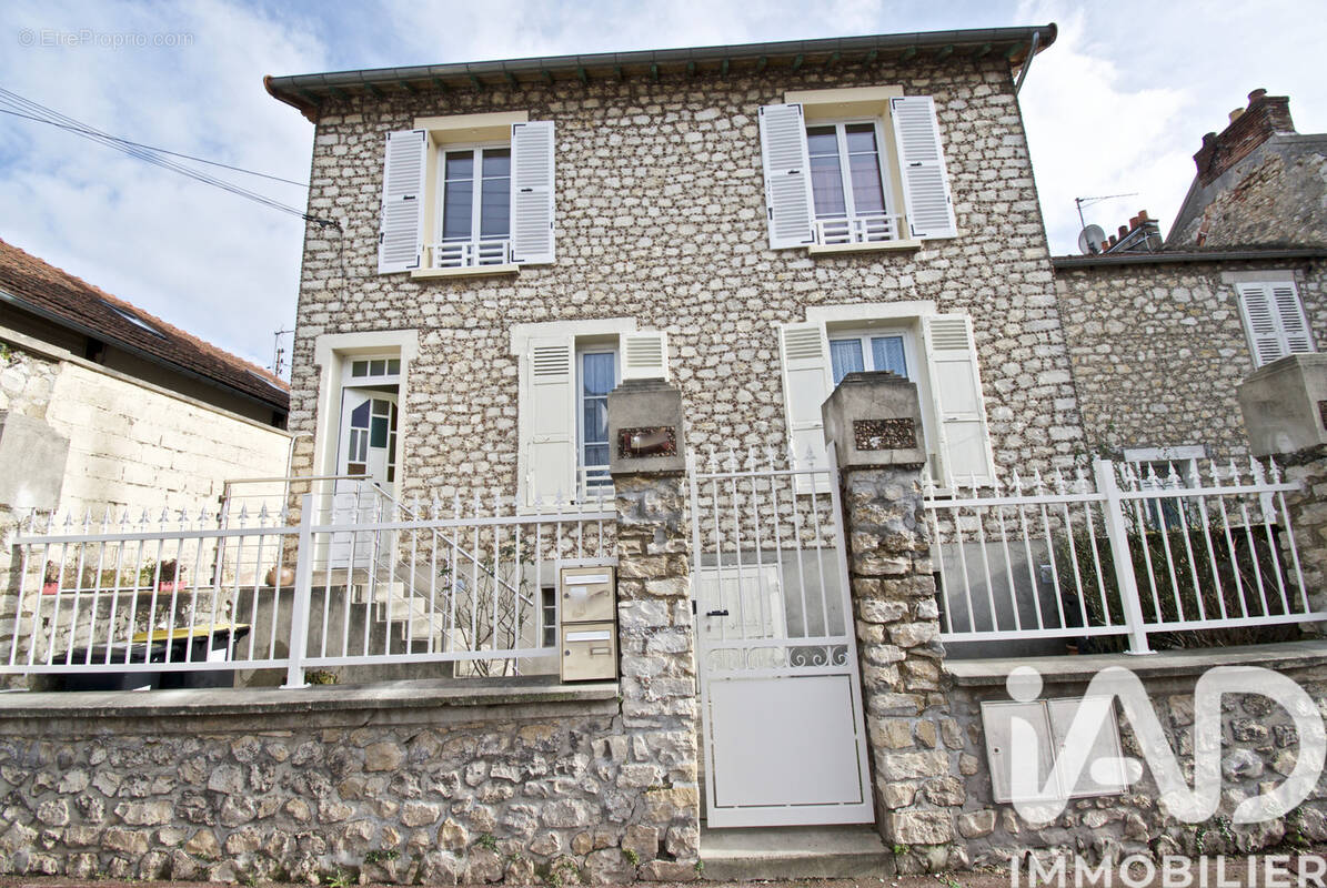 Photo 1 - Appartement à ETRECHY