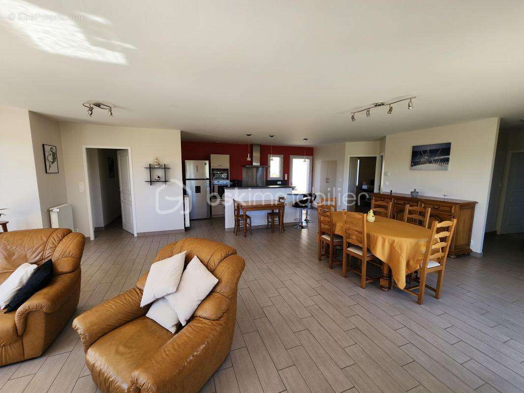 Maison à SAINT-GELAIS