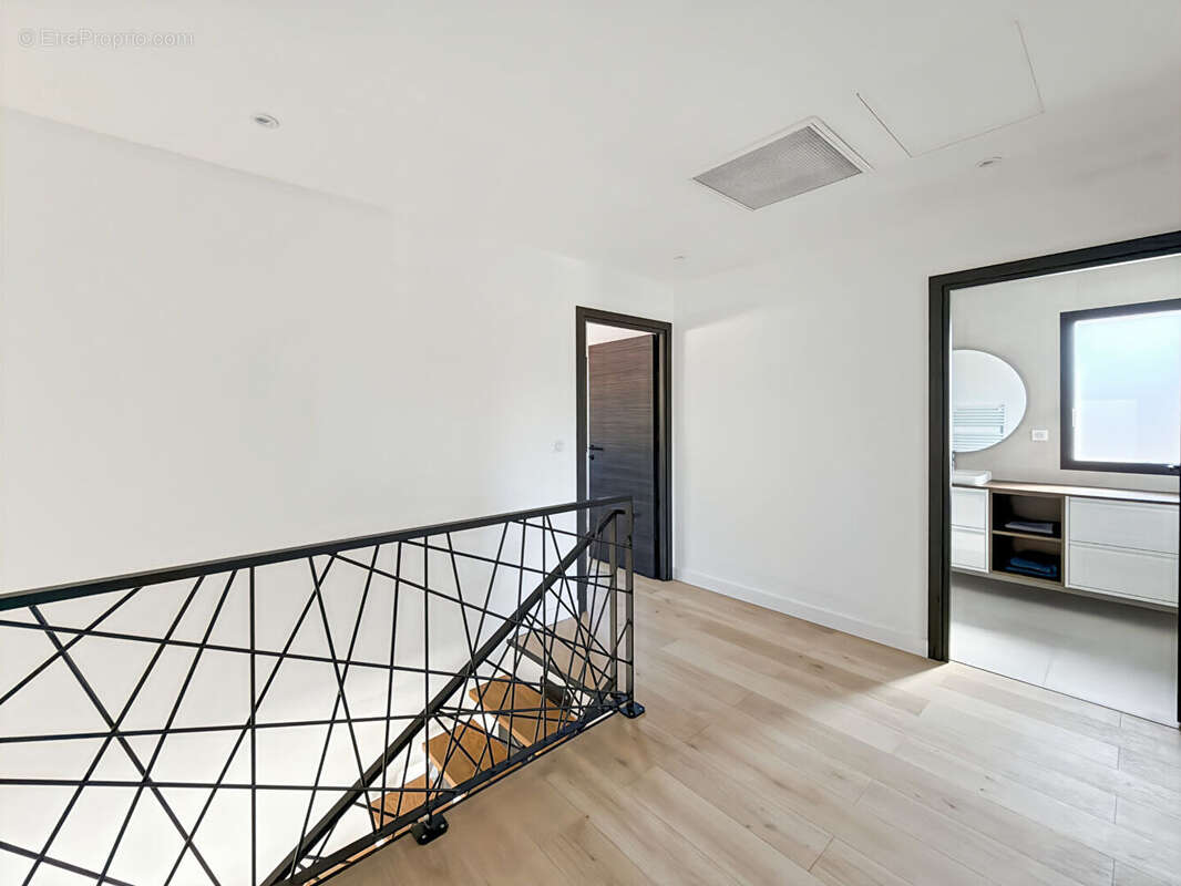 Maison à VILLENAVE-D'ORNON