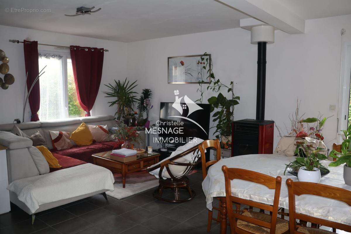 Maison à CHATEAUNEUF-D'ILLE-ET-VILAINE