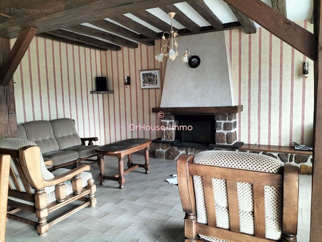 Maison à SAINT-OUEN-EN-BELIN