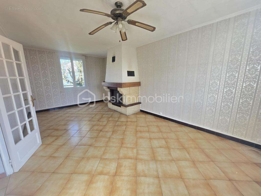 Maison à VARENNES-VAUZELLES