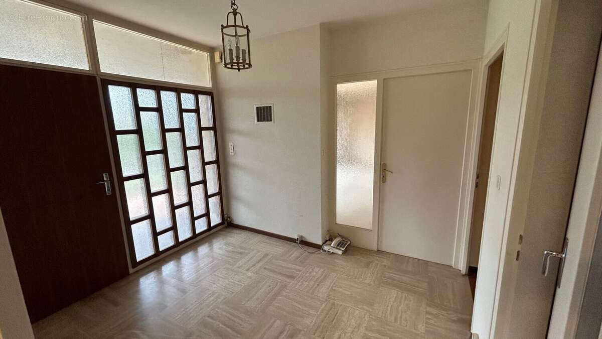 Maison a vendre a Esery Hall d&#039;entrée - Maison à REIGNIER