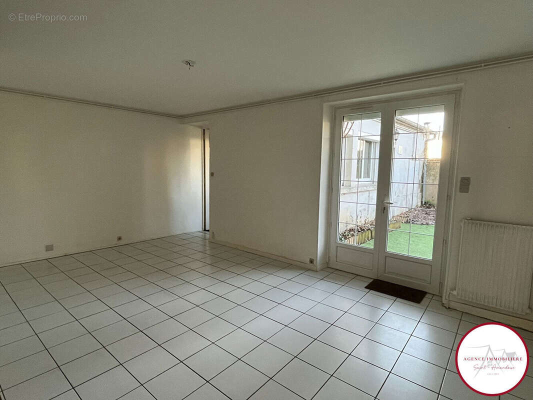 Maison à SAINT-AMAND-MONTROND