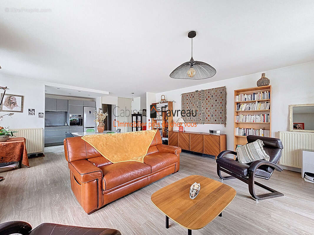 Appartement à FRESNES