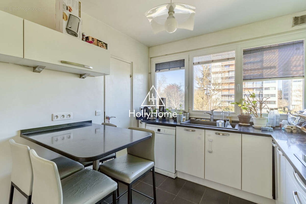 Appartement 90 m² à Velizy-Villacoublay  - photo 5